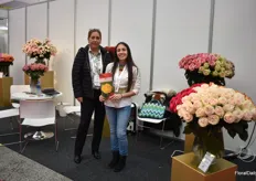 Irina Housse and Daniela Madiavilla ofFlores de la Hacienda. This Ecuadorian flower farm is exhibiting at the iftf show for the first time to ecplorw new markers. Currently the farm expanding end by the end of the year they will reach 17 acres. More about that later in FloralDaily.